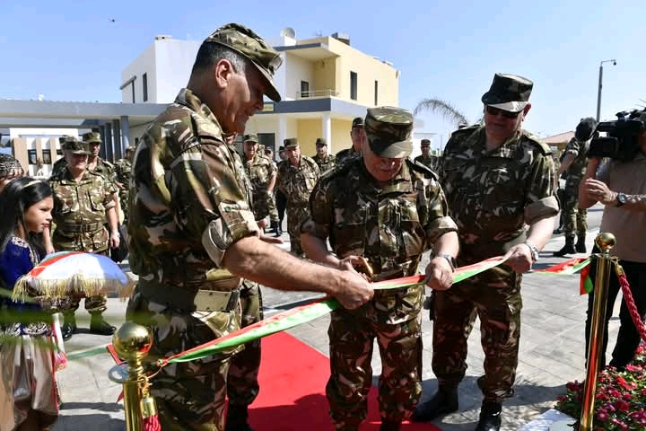 الفريق مصطفى سماعلي خلال تدشين مركز الراحة العائلي للجيش الوطني الشعبي بزموري
