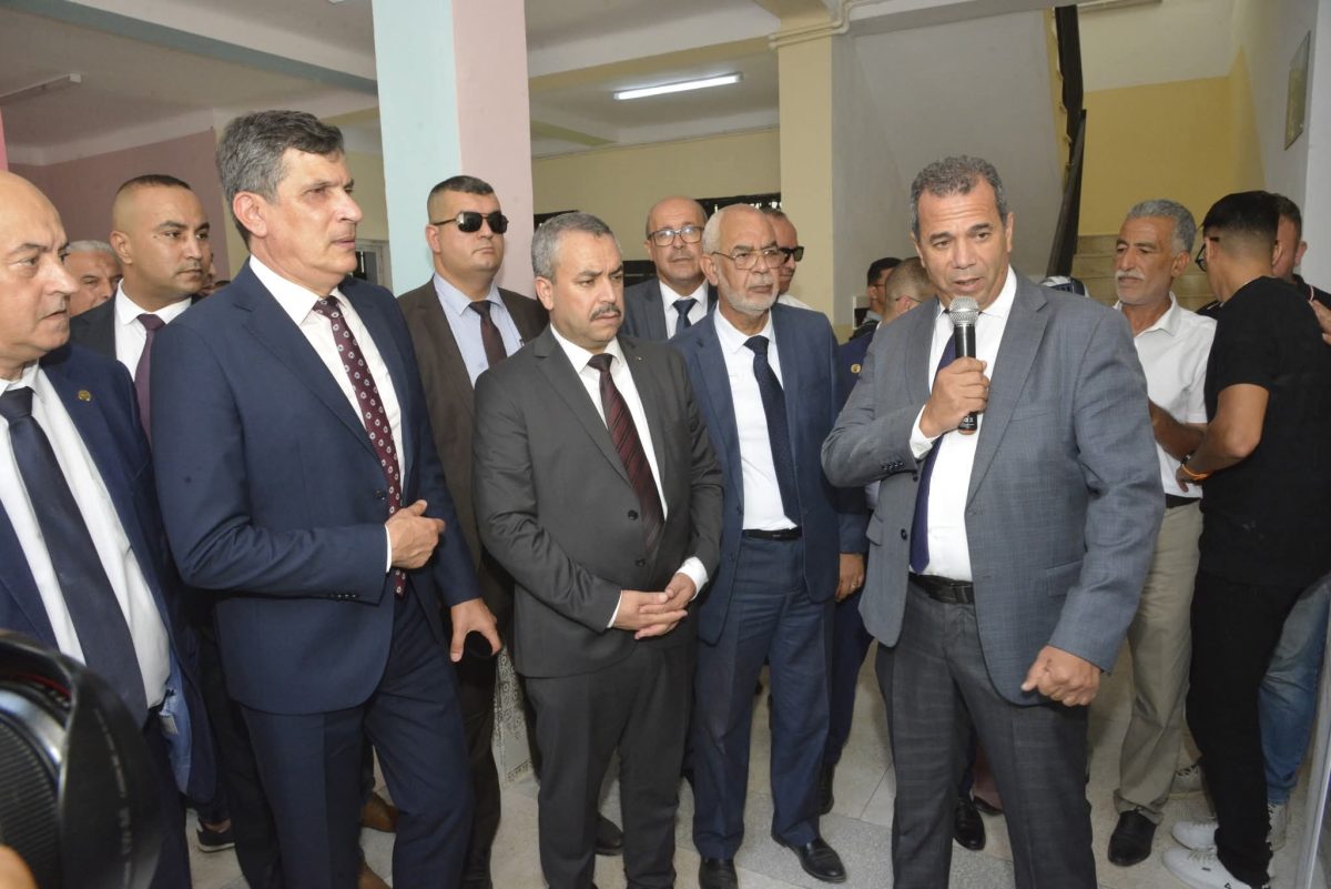 وزير التربية الوطنية محمد صغير سعداوي خلال تفقد مشاريع تربوية في الجزائر العاصمة