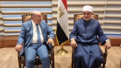 يوسف بلمهدي لدى وصوله مطار القاهرة للمشاركة في المؤتمر العالمي العاشر للإفتاء