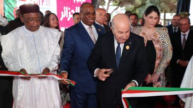 الرئيس عبد المجيد تبون خلال افتتاح معرض التجارة البينية الإفريقية 2025 بقصر المعارض بالصنوبر البحري