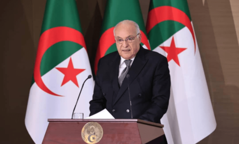 أحمد عطاف خلال ندوة صحفية بمقر وزارة الشؤون الخارجية