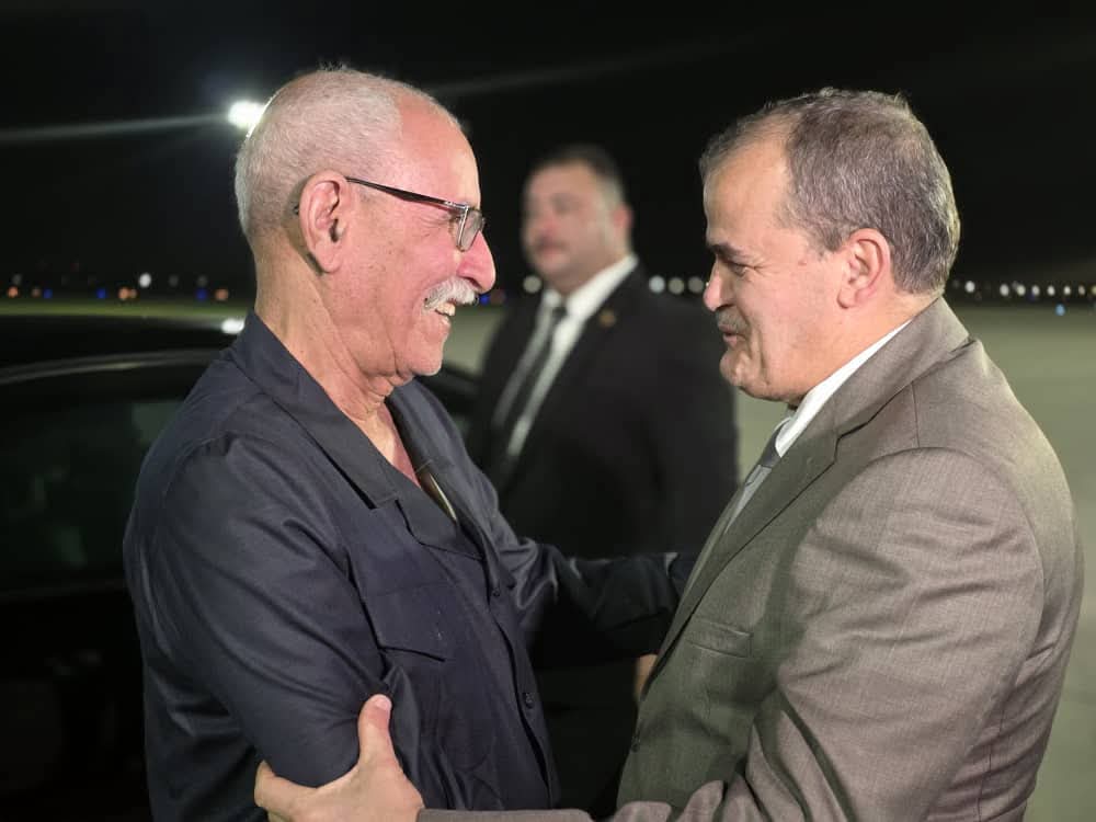 وزير التجارة كمال رزيق يستقبل الرئيس الصحراوي إبراهيم غالي في مطار هواري بومدين الدولي