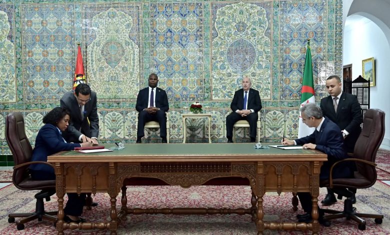 رئيس الجمهورية عبد المجيد تبون يشرف على توقيع اتفاقيات تعاون مع رئيس موزمبيق دانيال شابو