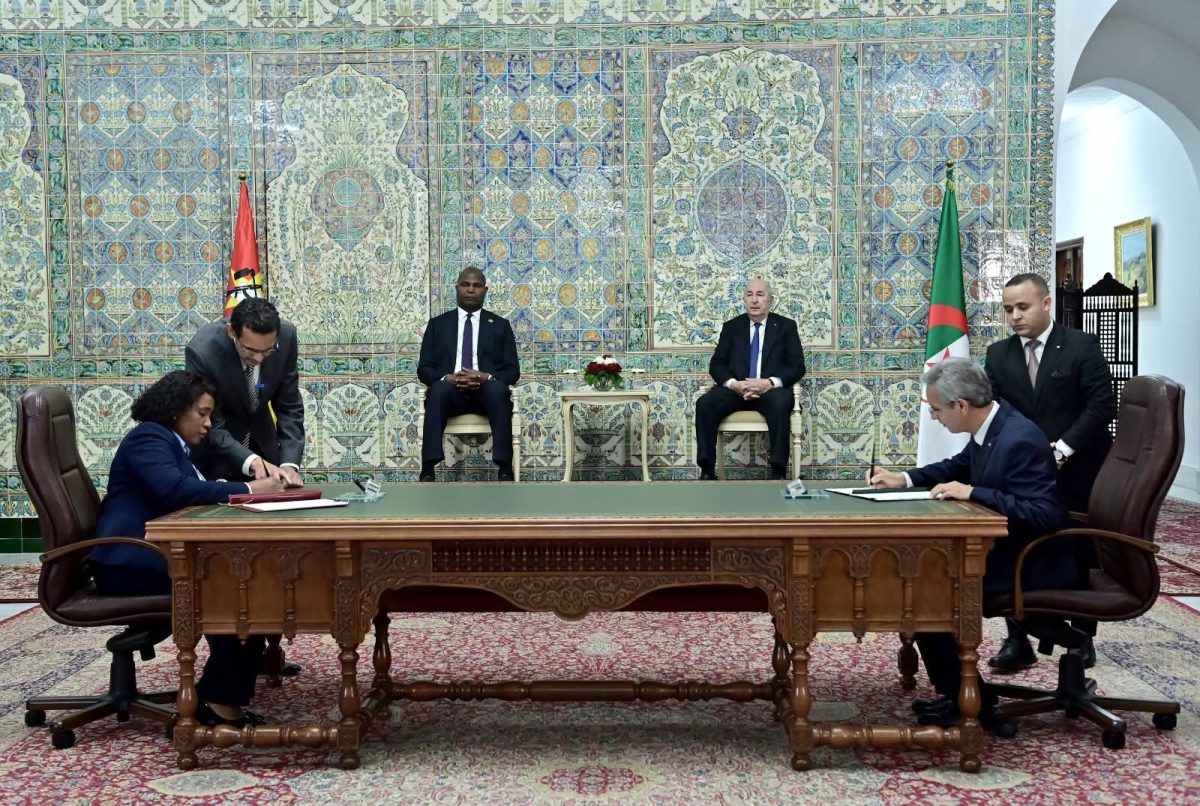 رئيس الجمهورية عبد المجيد تبون يشرف على توقيع اتفاقيات تعاون مع رئيس موزمبيق دانيال شابو