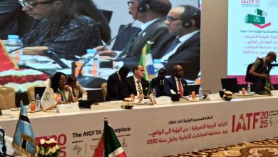 وزير التجارة الخارجية كمال رزيق خلال افتتاح المائدة المستديرة الوزارية في IATF 2025 بالجزائر