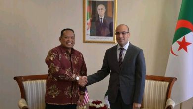 لقاء سفيان شايب مع سفير ماليزيا بالجزائر لتعزيز العلاقات الثنائية