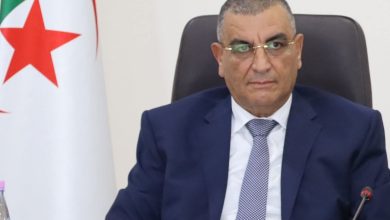 وزير الأشغال العمومية عبد القادر جلاوي خلال اجتماعاته الأولى بالوزارة