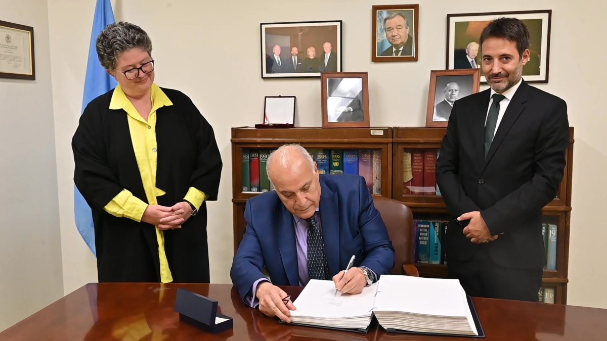 أحمد عطاف يوقع على اتفاقية الأمم المتحدة لحماية التنوع البيولوجي البحري