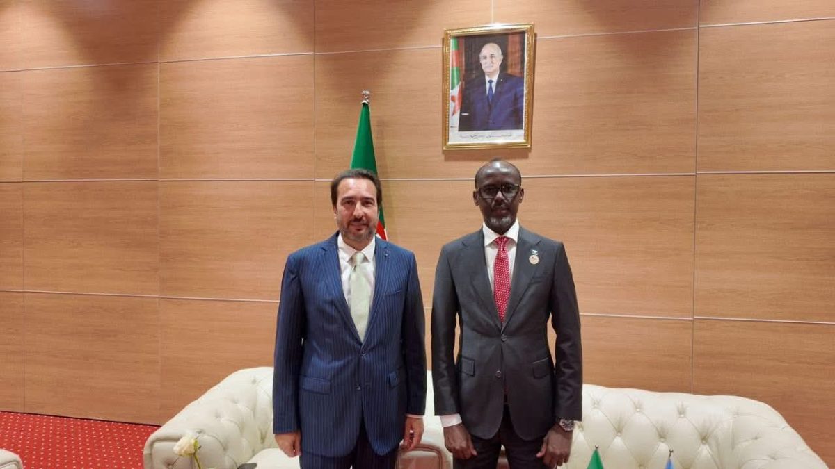 لقاء كمال مولى مع وزير التجارة والصناعة الصومالي على هامش IATF 2025