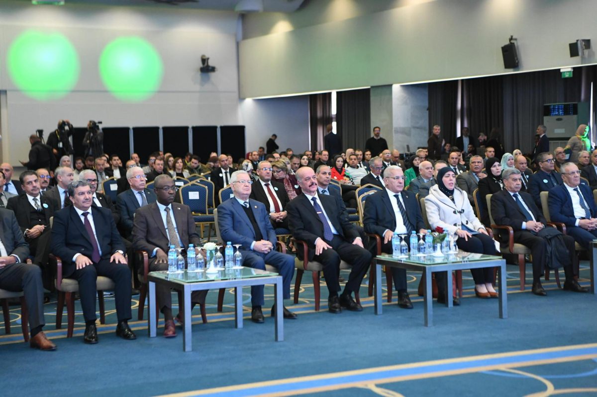 رئيس المجلس الشعبي الوطني يحضر فعاليات اليوم الدراسي حول الأمن السيبراني والذكاء الاصطناعي