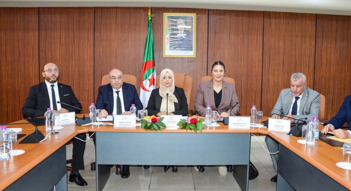 وزير الصناعة الصيدلانية يُقدم عرضاً حول واقع القطاع بالمجلس الشعبي الوطني