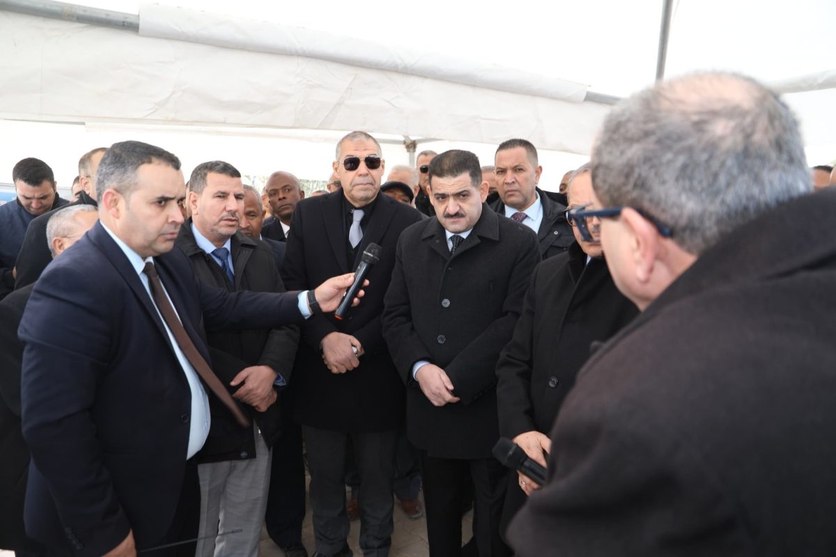 وزير الري طه دربال يتفقد مشاريع المياه بورقلة ويُطلق محطة تبريد جديدة