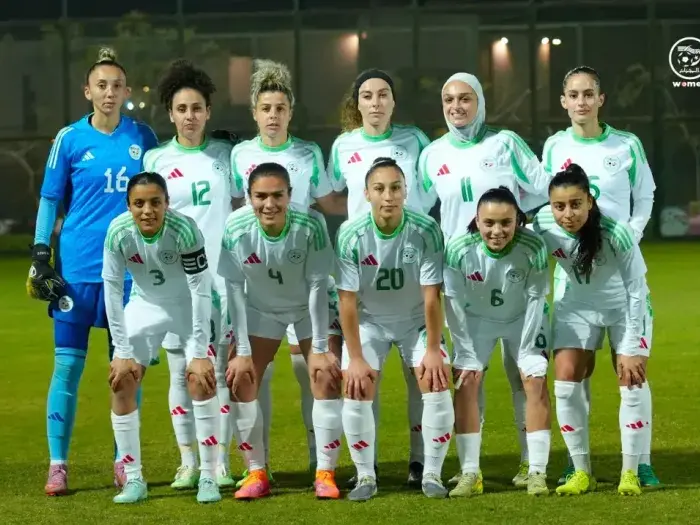 "الخضر" يسحقن المنخب المصري بثلاثية في القاهرة .