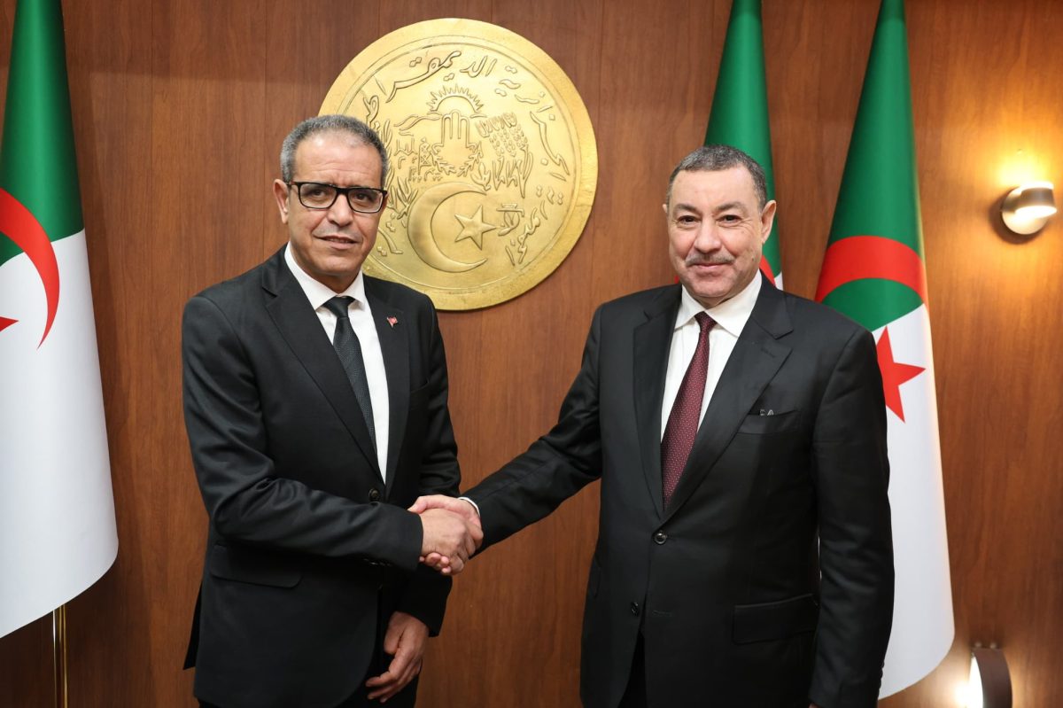 وزير الداخلية يستقبل رئيس المجلس الوطني للأقاليم والجهات التونسي