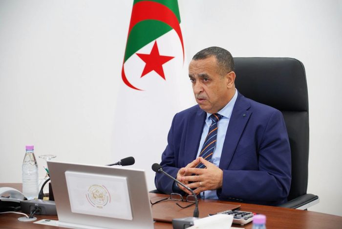 وزير الطاقة يُشرف على أشغال اجتماع لجنة التنسيق القطاعية