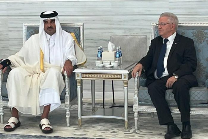 بتكليف من رئيس الجمهورية..ناصري يقدم التعازي و يسلم رسالة خطية إلى أمير دولة قطر