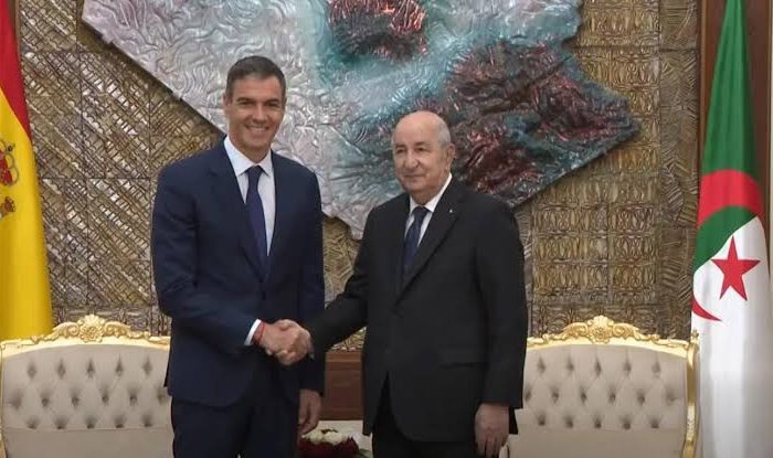 رئيس الجمهورية يجري محادثات على انفراد مع رئيس حكومة إسبانيا