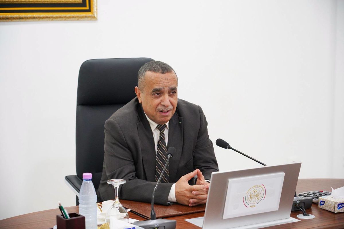 عجال يتابع تحضيرات الدخول الاجتماعي وملفات سونلغاز