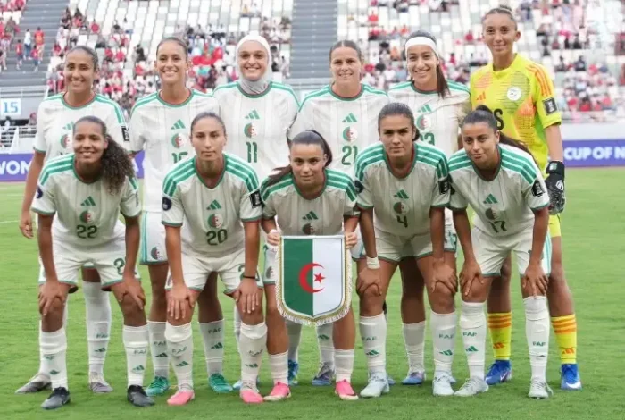 بن ستيتي ولاعباته يشيدون بالميدالية البرونزية التاريخية في كأن أمم إفريقيا للسيدات