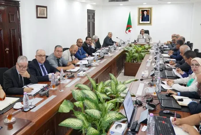 عجال يسدي تعليمات لتسريع معالجة ملفات الشراكة والتعاون مع النيجر وكوت ديفوار