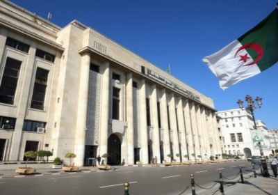 يستأنف المجلس الشعبي الوطني أشغاله، يوم الإثنين 28 سبتمبر 2026، في الساعة الثانية (14:00) بعد الزوال، في جلسة عامة تخصص لتقديم ومناقشة مشروع قانون يعدّل ويتمّم الأمر رقم 66-156 والمتضمن قانون العقوبات. يتضمن جدول أعمال هذه الجلسة الاستماع إلى عرض حول مشروع القانون يليه تدخل رؤساء المجموعات البرلمانية، وذلك قبل فسح المجال أمام ممثل الحكومة للرد على الأسئلة المثارة في المناقشة. يواصل المجلس الشعبي الوطني أشغاله يوم الخميس 01 أكتوبر 2026، في جلسة عامة تعقد في الساعة التاسعة (09:00) صباحاً، وتخصص لتقديم مشروع قانون يتضمن الموافقة على الأمر رقم 26-01 والمتضمن قانون القضاء العسكري ثم التصويت عليه وعلى مشروع القانون المعدّل والمتمّم للأمر رقم 66-156 والمتضمن قانون العقوبات