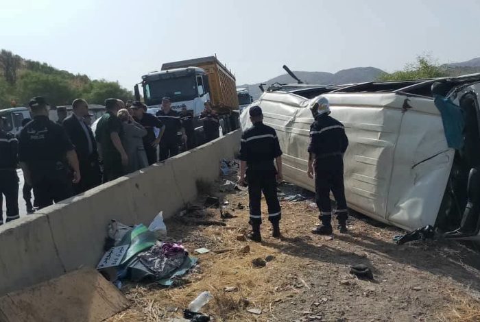 البويرة: ارتفاع حصيلة ضحايا حادث المرور الى 30 جريحا و حالة وفاة