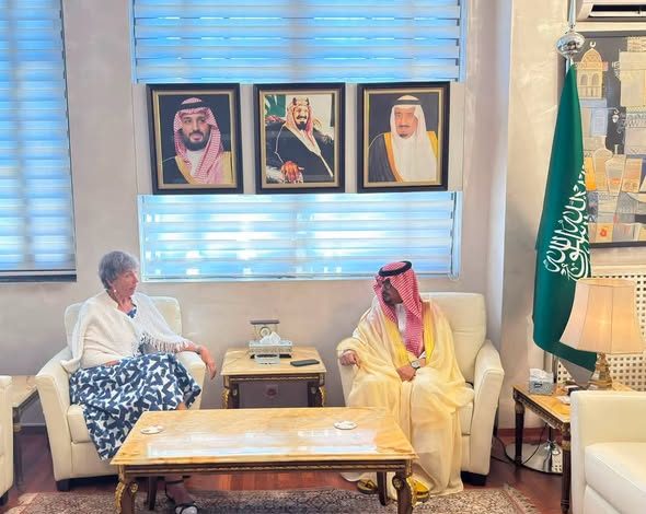 سفير خادم الحرمين الشريفين يستقبل نظيرته من جمهورية سويسرا الاتحادية لدى الجزائر 