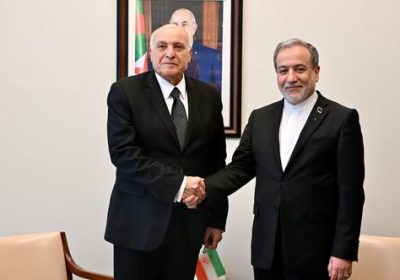 مستجدات الأوضاع في منطقة الشرق الأوسط في محور لقاء عطاف مع نظيره الايراني 