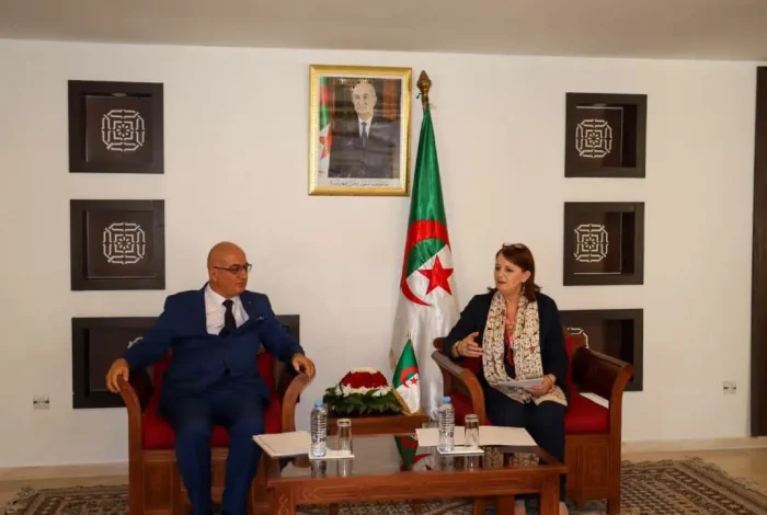 وزيرة السياحة والصناعة التقليدية تستقبل الأمين العام للمحافظة السامية للأمازيغية تحضيرا ليناير 2977