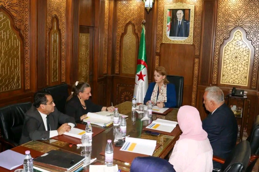 مداحي تترأس اجتماعًا للإعلان عن النتائج النهائية للمسابقة الوطنية لأفضل ابتكار سياحي ذكي وتتويج 11 فائزًا