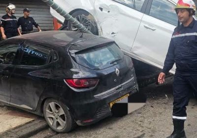 من أجل حادث مرور يتمثل في اصطدام حافلة بثلاث (03) سيارات