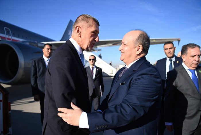 الوزير الأول لجمهورية التشيك يحلّ بالجزائر
