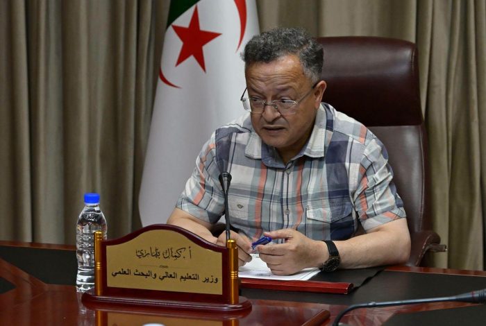 بداري يعقد اجتماعا لابتكار حلول وطنية ذكية للتحديات المرتبطة بشبكات التواصل الاجتماعي