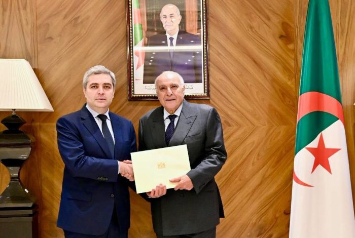 عطاف يتسلم أوراق اعتماد عدد من السفراء الجدد