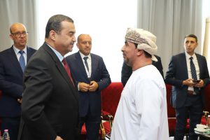 عرقاب مع الرئيس التنفيذي لشركة "أوكيو" العمانية للاستكشاف والإنتاج محمود الهاشمي