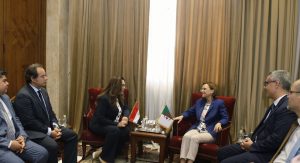 كوثر كريكو مع وزيرة التنمية المحلية والبيئة بجمهورية مصر العربية منال عوض ميخائيل